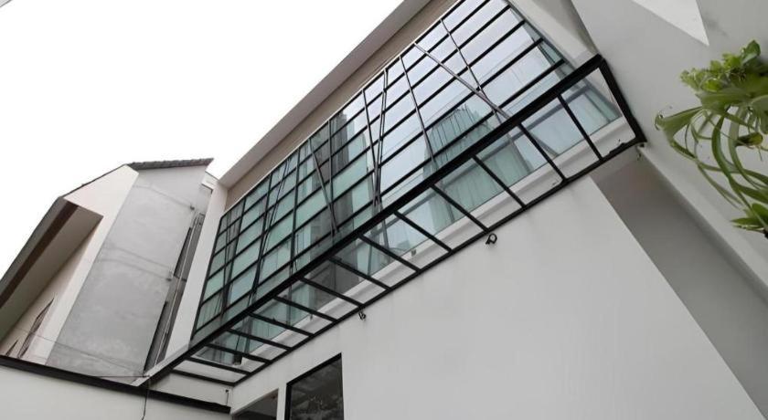 Casa Living Setiabudi Jakarta Exterior foto